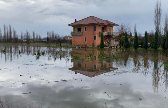 Paralajmërohet për përmbytje dhe rrëshqitje dherash në Shqipëri