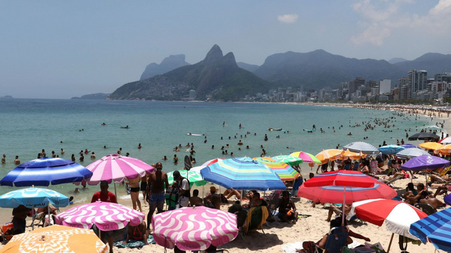 Brazili regjistron ditët më të nxehta të verës, plazhet plot vizitorë