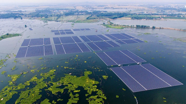 Instalimi i paneleve diellore lundruese, një prirje e re në SHBA