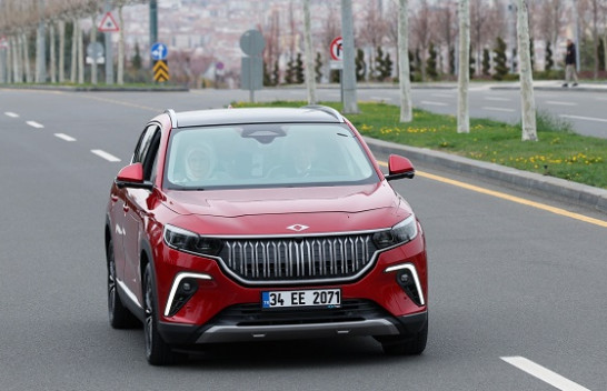 Vetura e parë elektrike autoktone turke ‘Togg’ del në rrugë