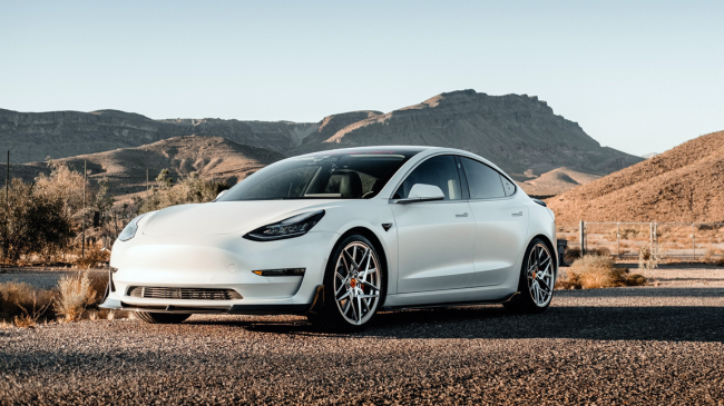 Tesla për të tretën herë këtë vit ul çmimin e veturave në SHBA