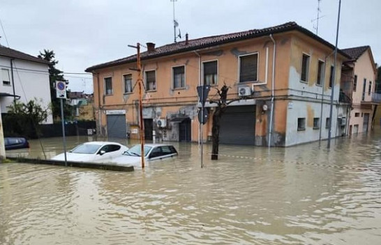 Përmbytje dhe rrëshqitje dheu në Itali, të paktën dy të vdekur