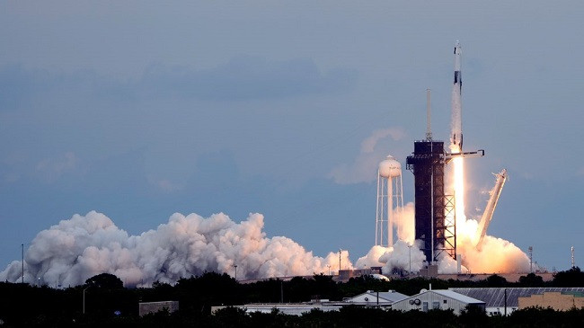 Astronautët sauditë mbërrin me sukses në Stacionin Hapësinor