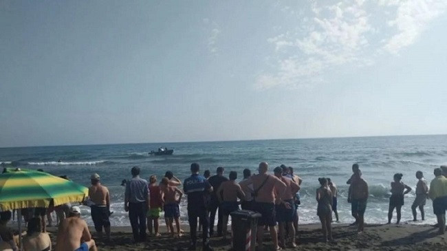 Dy persona nga Kosova rrezikuan të mbyten, pushuesit ndërhyjnë dhe shmangin tragjedinë në Shëngjin