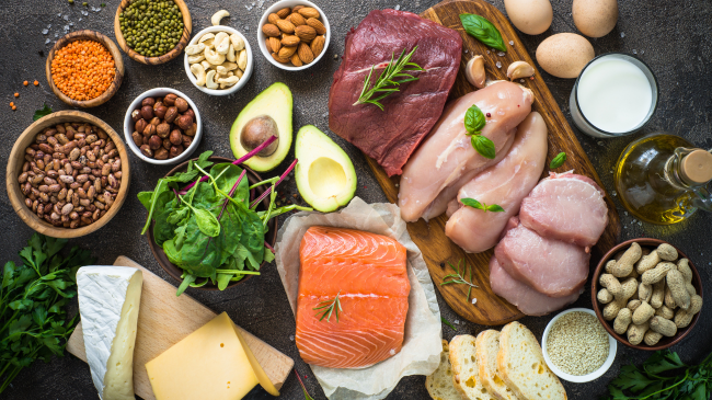 Pesë ushqimet më të mira me proteina për humbje peshe