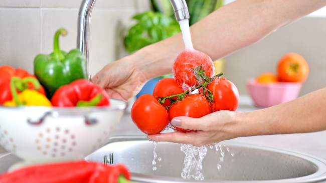 Pesticidet në fruta dhe perime? Njëra është metoda më e sigurt e pastrimit