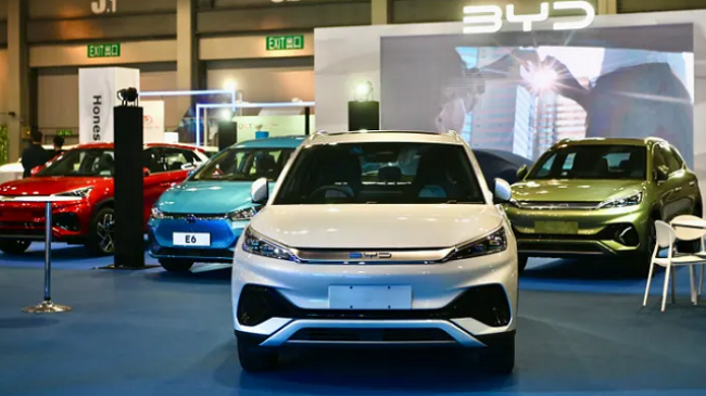 Veturat elektrike 'mollë sherri' mes Bashkimit Evropian dhe Kinës