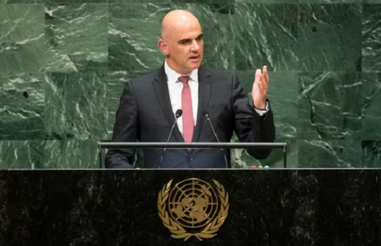 Presidenti zviceran paralajmëron se ngrohja globale kërcënon paqen botërore