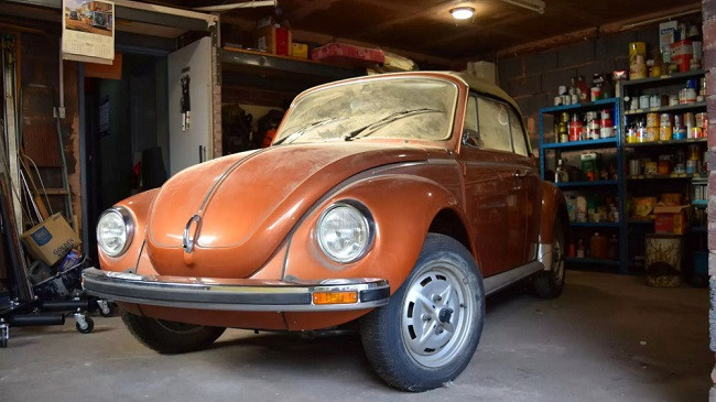 Beetle 44 vjeç, do habiteni sa kilometra ka bërë në rrugë!