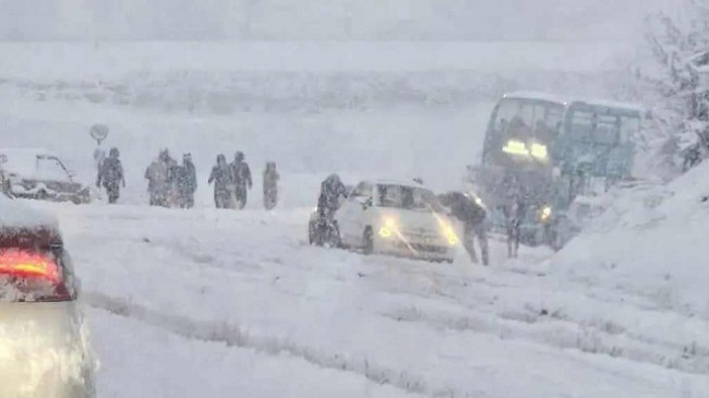 Reshje të dendura bore në veri të Anglisë