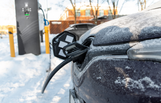 Veturat elektrike në dimër: Një problem i madh me shumë sakrifica?