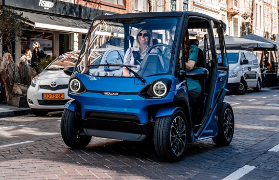 Squad, një veturë e vogël elektrike diellore ideale për turmat e qytetit
