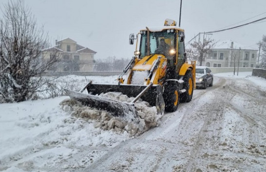 Borë në Korçë, ja si paraqitet situata me rrugët