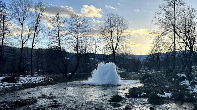 Shpërthen gypi në Lepenc, Aliu del në terren dhe premton rregullim e tij