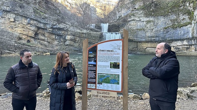 Vendosen tabela informuese në Monumentin e Natyrës Ujëvarat e Mirushës