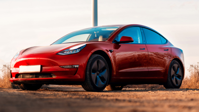 Studim: Automjetet elektrike janë 40% më të “qëndrueshme” se ato me djegie të brendshme