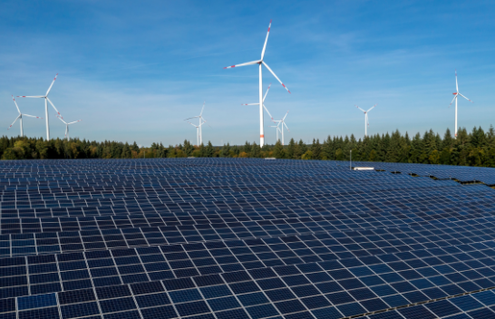 Rritja e emetimeve të karbonit ngadalësohet falë teknologjisë së energjisë së pastër