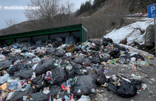 Pamje të shëmtuara: Brezovica mbulohet nga bërlloku