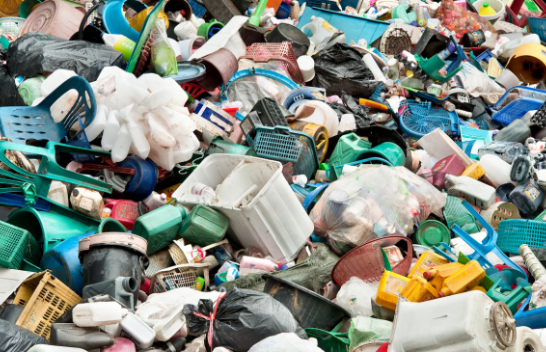 Studim: Plastika është shumë më e rrezikshme sesa mendohej