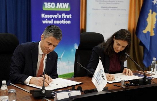 Nënshkruhet marrëveshja për zhvillimin e ankandit të Energjisë nga Era ndërmjet ME-së dhe IFC-së