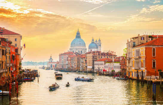 Banorët e Venecias kërkojnë që të reduktohet fluksi i turistëve