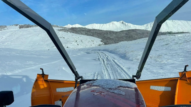 Borë në fshatrat e Korçës, ja si është gjendja e rrugëve