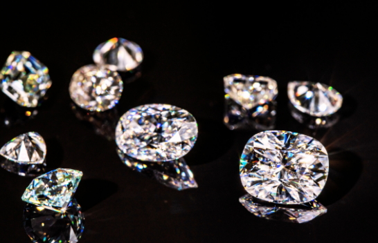Shkencëtarët arritën të prodhojnë diamante në presionin atmosferik në vetëm 150 minuta