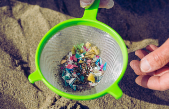 Çfarë duhet të dini për rreziqet e mikroplastikës?