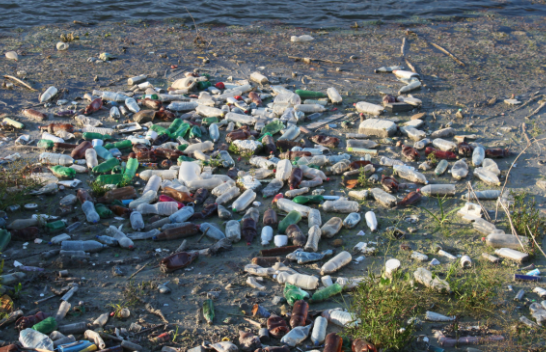 Së shpejti marrëveshja e parë globale për kufizimin e plastikës