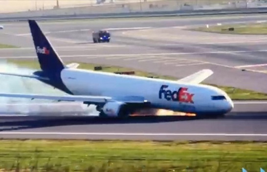 Momente dramatike kur aeroplani ulet me 'kokë' në pistë