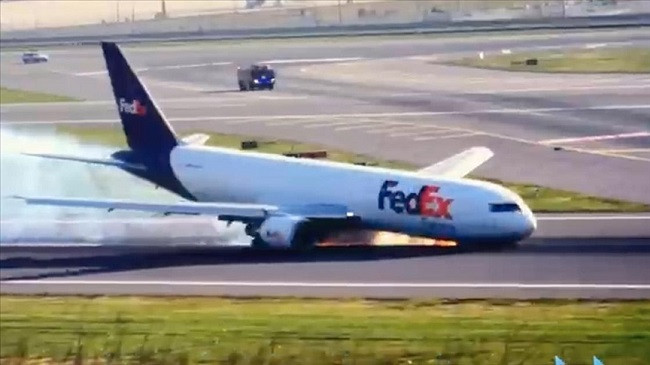 Momente dramatike kur aeroplani ulet me 'kokë' në pistë