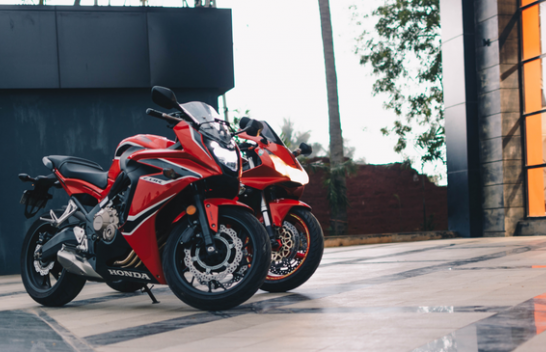 Honda do të ndalojë prodhimin e motoçikletave me benzinë