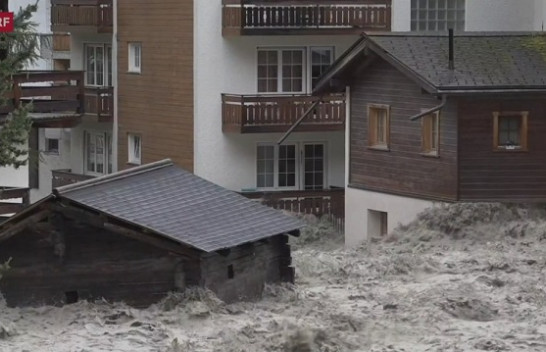 Tre të zhdukur pas stuhive të forta që shkaktuan rrëshqitje dheu në Zvicër/ VIDEO