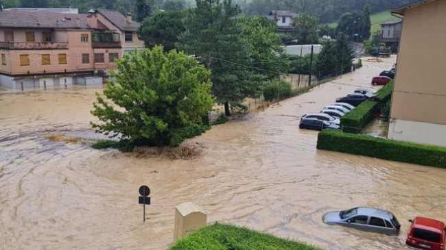 Përmbytje në Itali: Një i vdekur dhe paralajmërim për rrezik në disa rajone