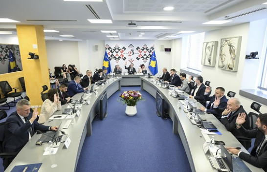 Qeveria e Kosovës miraton ndalimin e Tik-Tok-ut