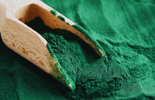 Spirulina: Mbron shëndetin e zemrës dhe enëve të gjakut