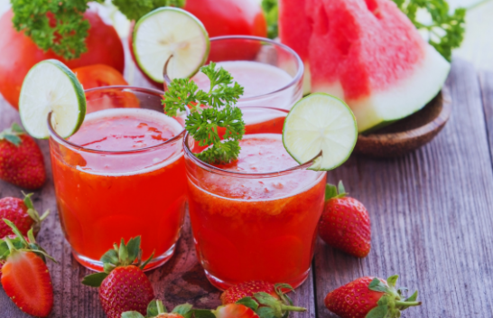 Smoothie me shalqi: I shijshëm, freskues dhe i shëndetshëm