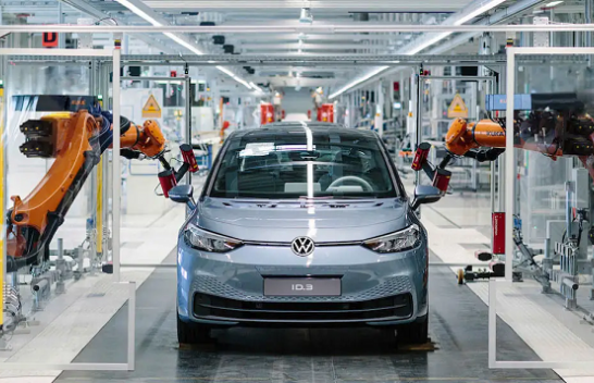 Industria gjermane e veturave kërkon objektiva më të rrepta klimatike