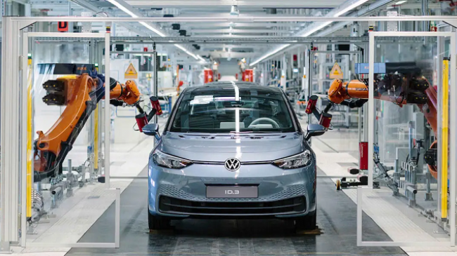 Industria gjermane e veturave kërkon objektiva më të rrepta klimatike
