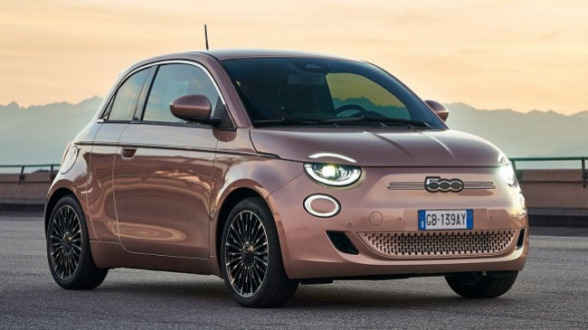 Pas 17 viteve, Fiat 500 dhe Abarth 595 mbyllin kapitullin e tyre historik