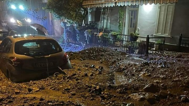 Itali, dy persona janë zhdukur në përmbytjet dhe rrëshqitjet e dheut