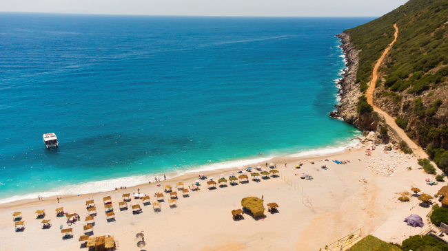Daily Express: Shqipëria, perla e fshehur e Evropës që i tejkalon të gjitha pritjet e turistëve