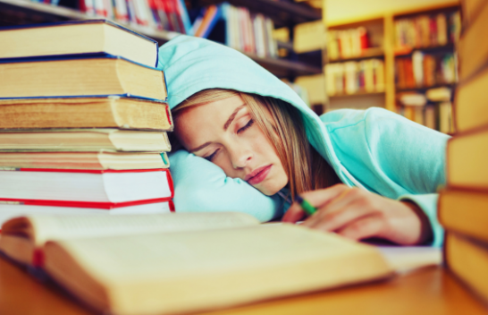 Si ndikon moti në shëndetin mendor dhe mirëqenien e studentëve?