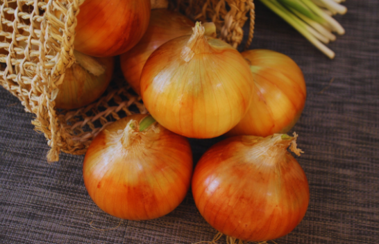 Qepët qëndrojnë të freskëta për një muaj më gjatë kur ruhen në këtë vend të shtëpisë