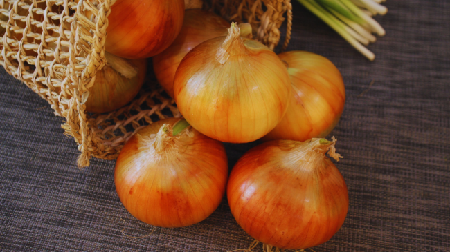 Qepët qëndrojnë të freskëta për një muaj më gjatë kur ruhen në këtë vend të shtëpisë