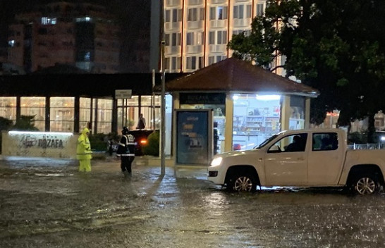 Stuhi shiu në Shqipëri, paralajmërohet rreziku i përmbytjeve