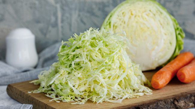 Sa shpesh hani lakër? Ja pse është e rëndësishme në dietën tonë të përditshme