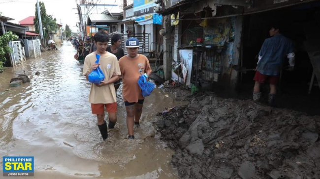 Të paktën 136 të vdekur dhe të zhdukur pas goditjes së stuhisë tropikale Trami në Filipine