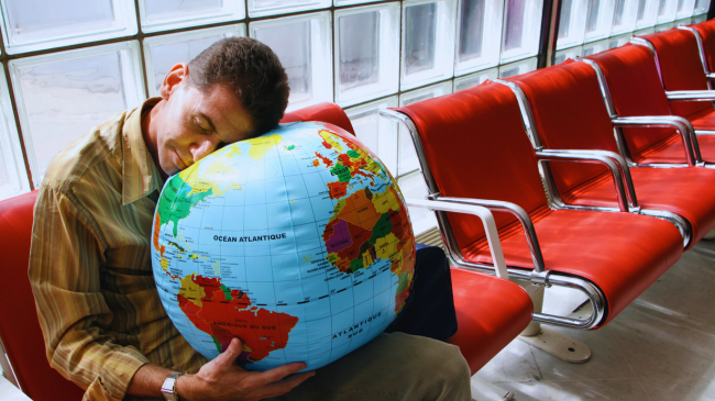 Si të lehtësoni simptomat e jet lag: Ndiqni këshillat e mëposhtme