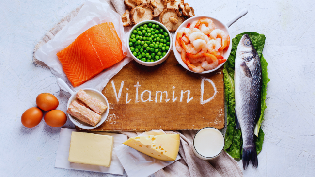 Si i ndihmon vitamina D kockat tona? Ja pesë ushqimet që e përmbajnë atë